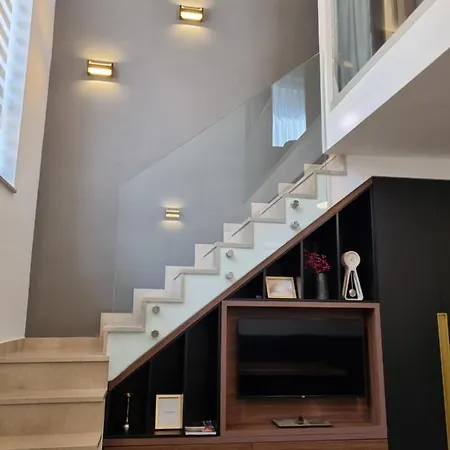 アパート Jahorinski Izlog